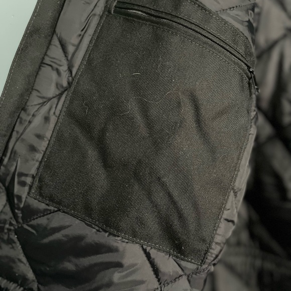 Carhartt Men's Dark Jacket (1st hand)

Preparing for winter ❄️ snow ❄️ is coming - Picture 7 of 9